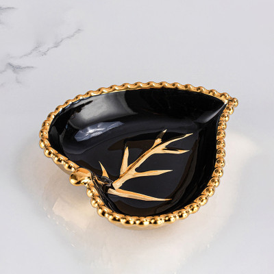 Porseleinen Gastvrouw I S338