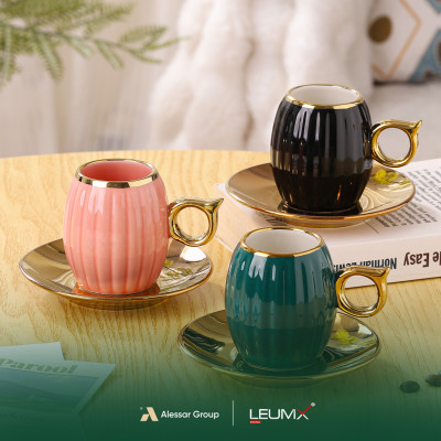 Kop en schotelset MIX 3 OF 4 KLEUREN (wit+zwart+roze+groen)